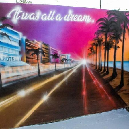 Unique Miami Art Escape W/ Hottub, Arcade & Murals Екстериор снимка