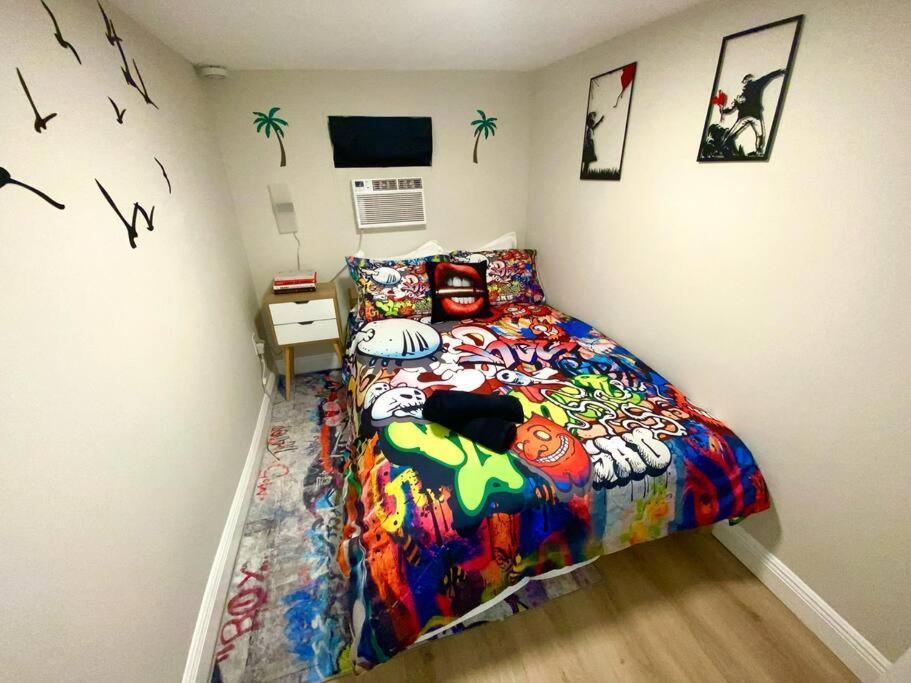 Unique Miami Art Escape W/ Hottub, Arcade & Murals Екстериор снимка