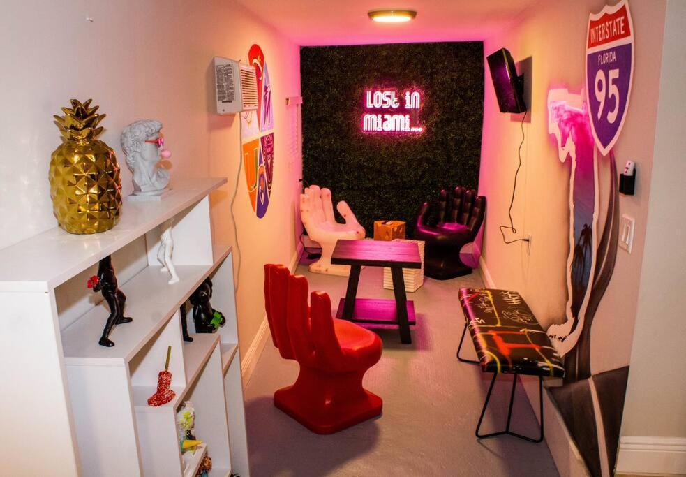 Unique Miami Art Escape W/ Hottub, Arcade & Murals Екстериор снимка