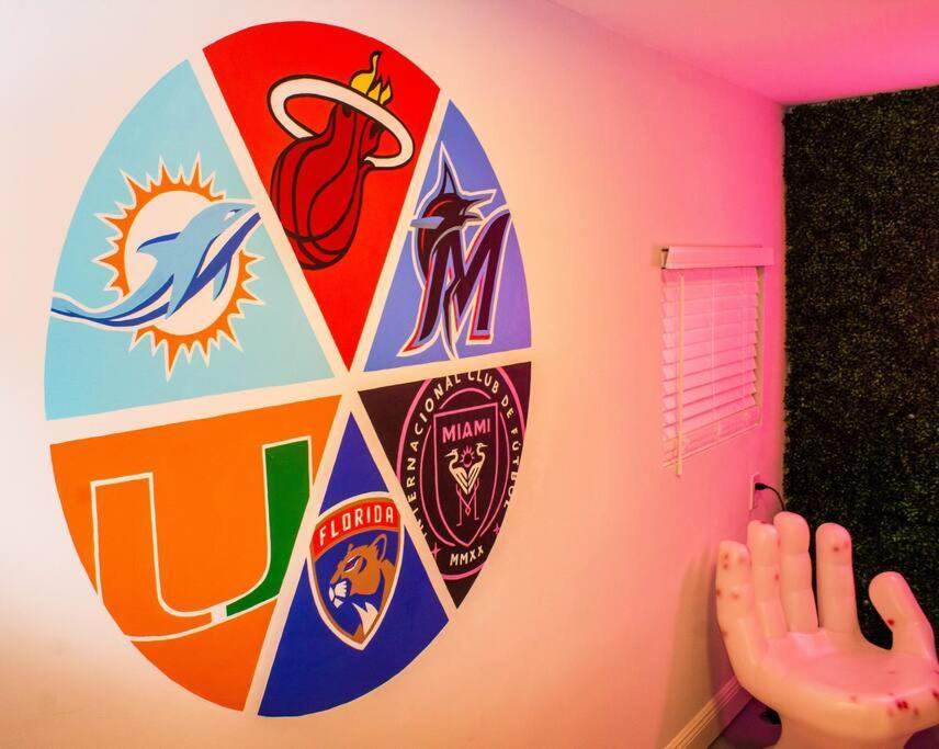 Unique Miami Art Escape W/ Hottub, Arcade & Murals Екстериор снимка